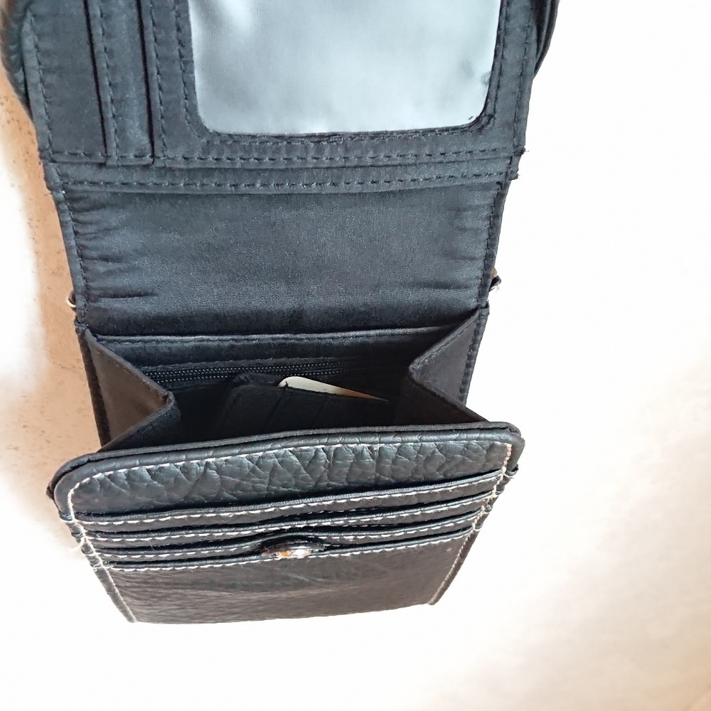 Sling Wallet - Picture 3 of 4